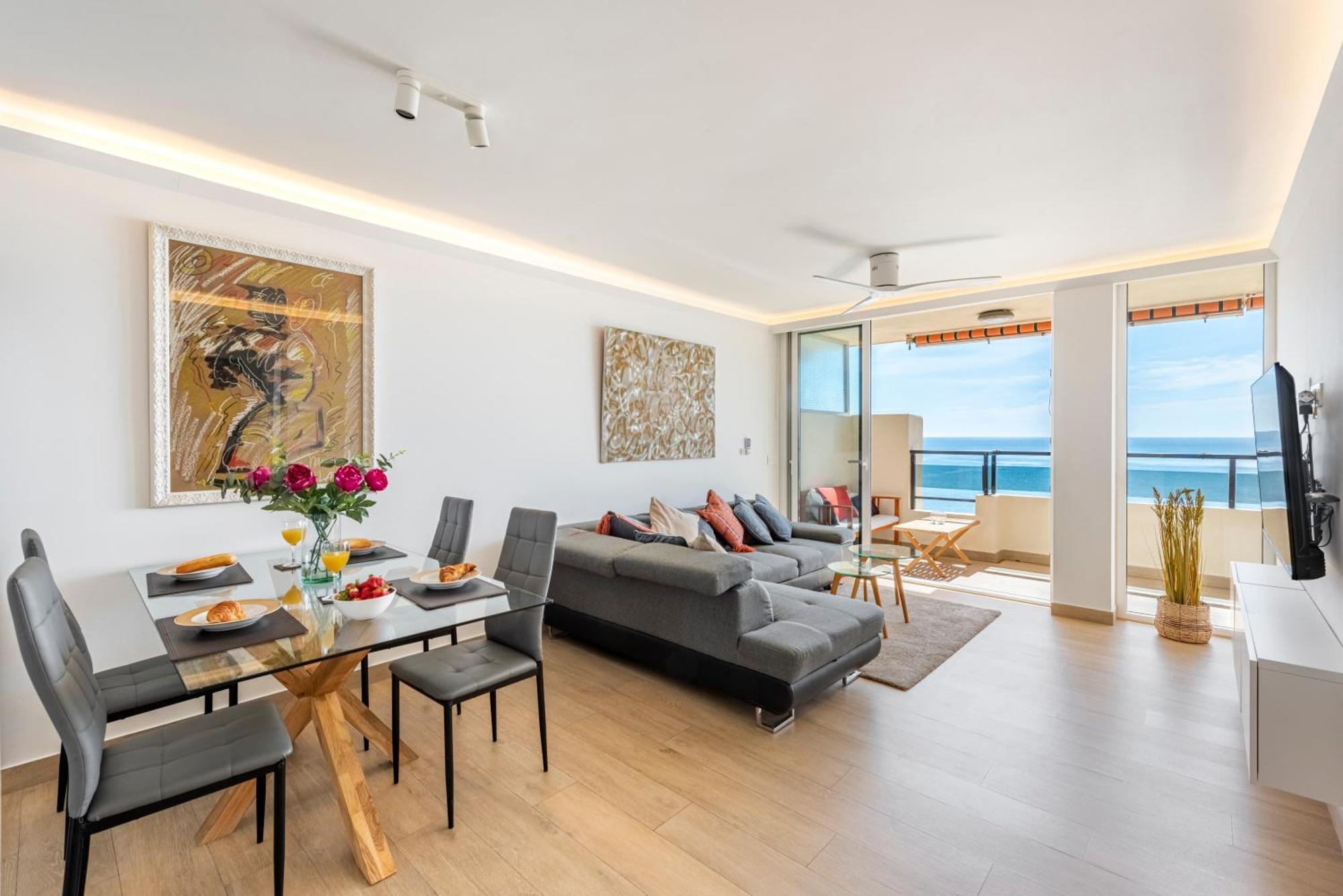 BEACHFRONT -- NEW LUXURY Apartment -- 1ª Linea Playa -- CENTRO de Fuengirola -- Private PARKING -- Panoramic Sea Views Exterior foto