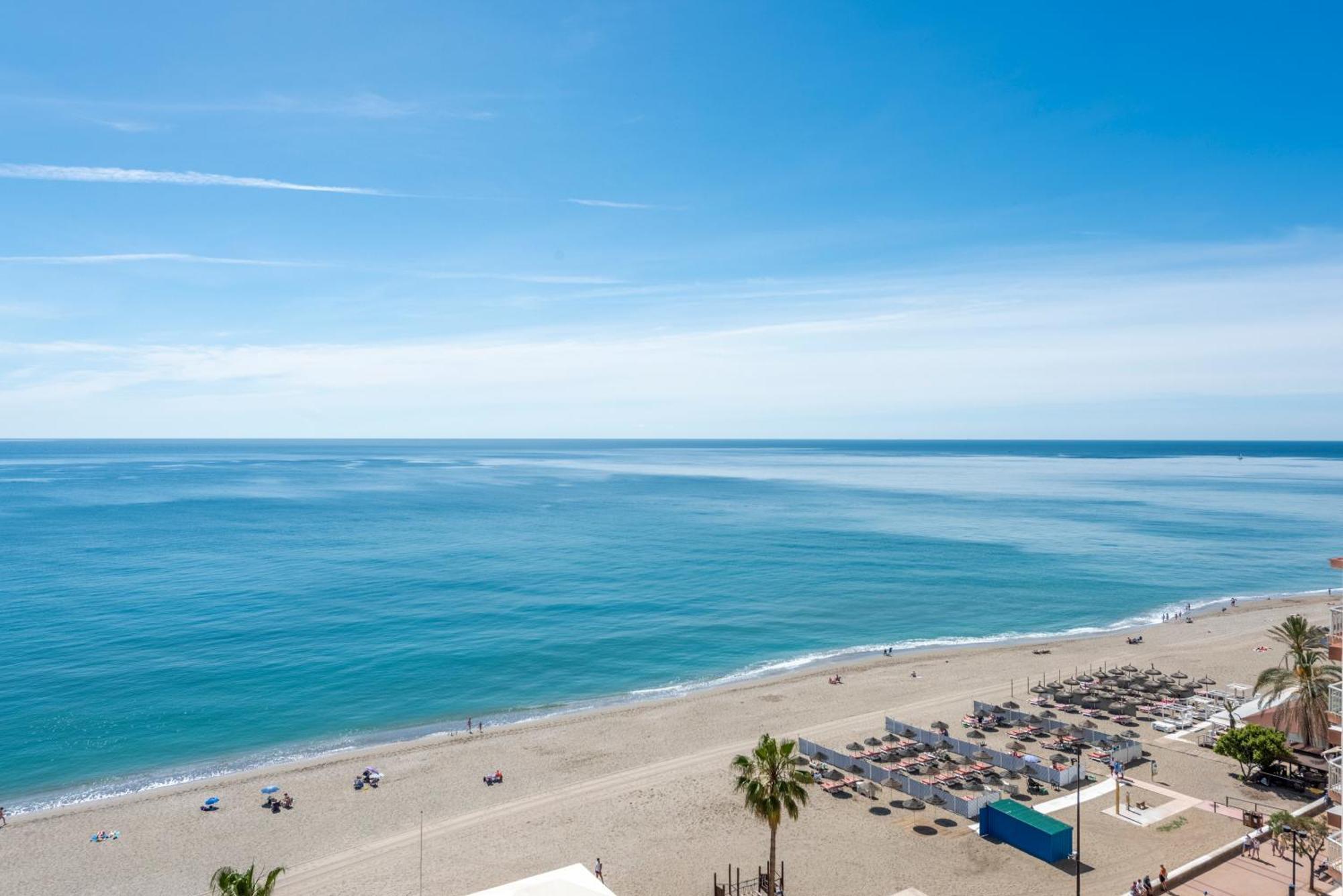 BEACHFRONT -- NEW LUXURY Apartment -- 1ª Linea Playa -- CENTRO de Fuengirola -- Private PARKING -- Panoramic Sea Views Exterior foto